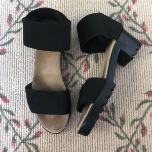 Charleston Shoe Company Monterey in Black